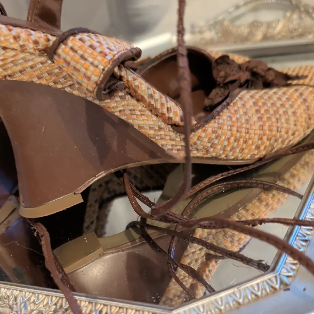 FIONI Clothing Woven Brown and Tan Espadrilles - Picture 8 of 8